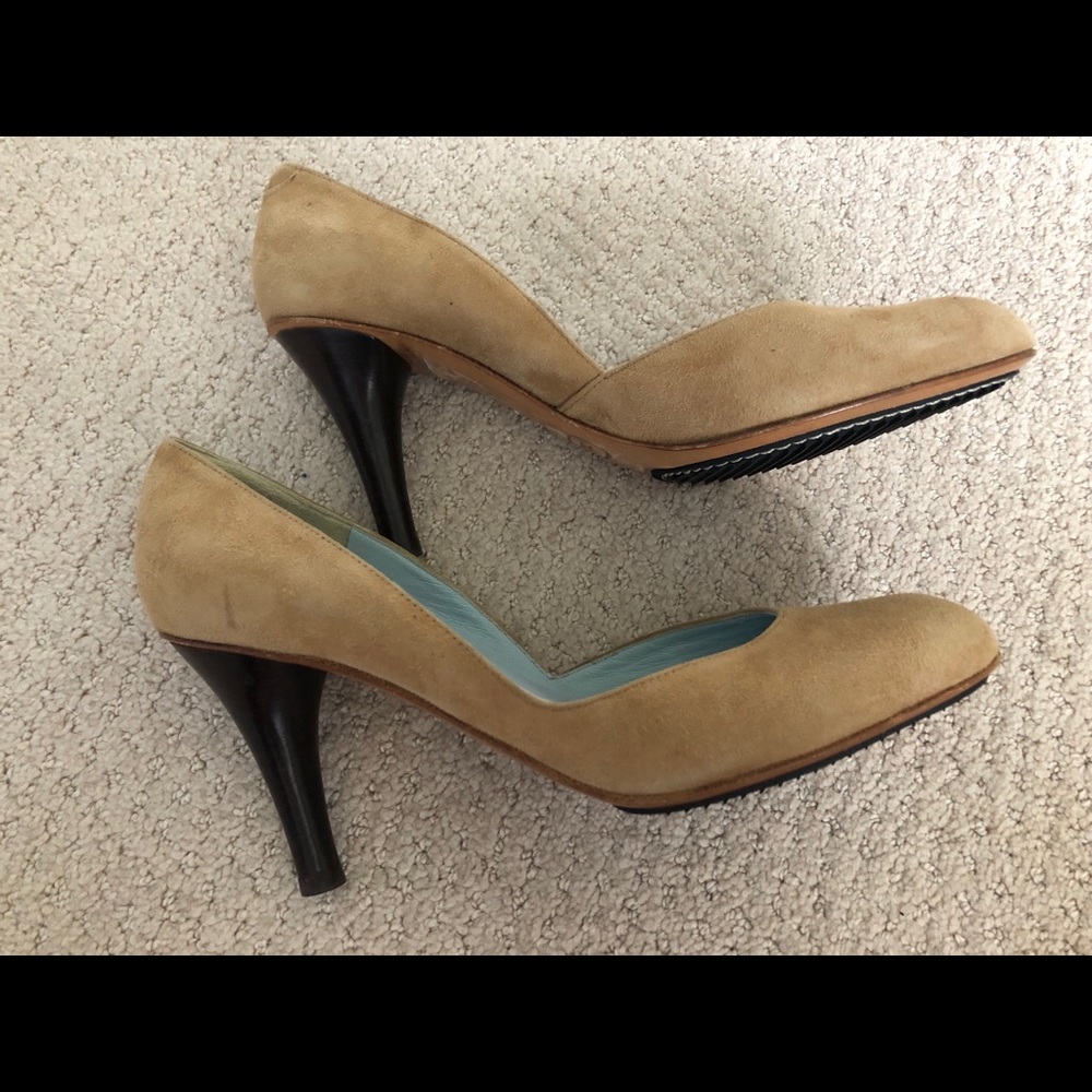 Faux suede Nude pumps